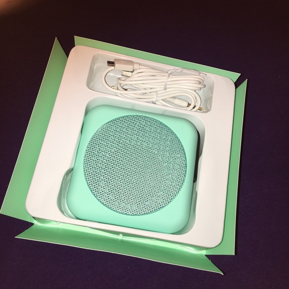 Bluetooth Accessory - Picture 2 of 5